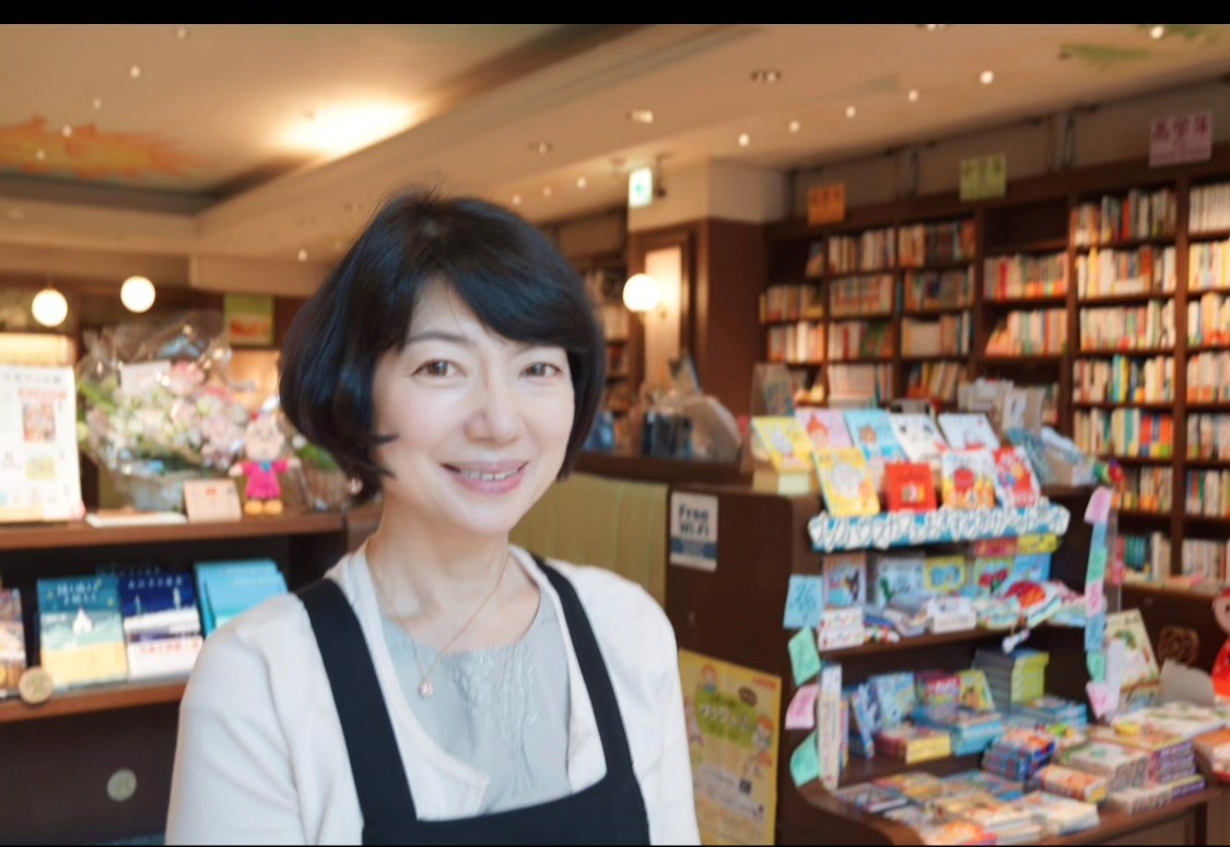 今本義子氏 Book House Cafe こどもの本専門店＆カフェ店主の写真